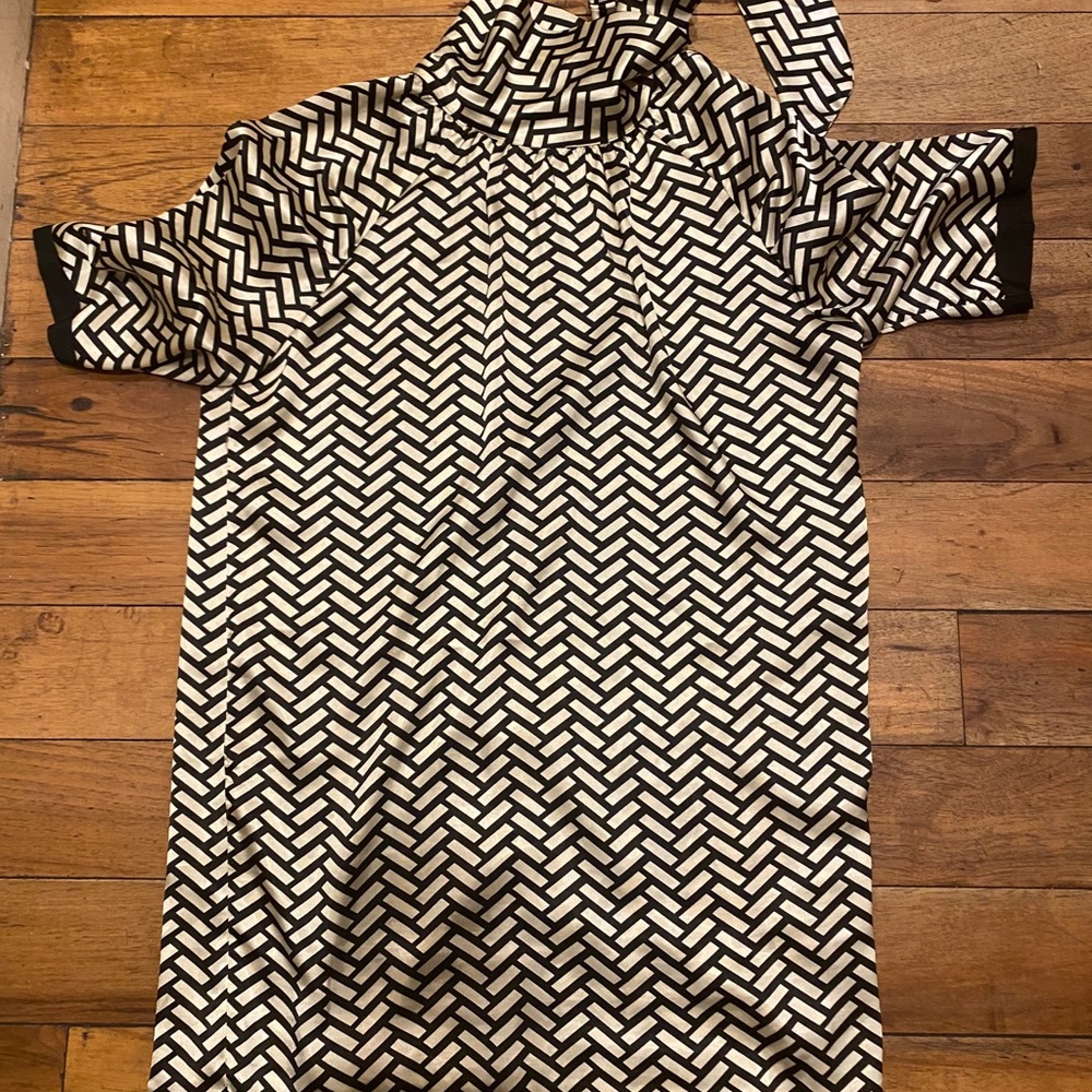 Collective Clothing L Silky Dress